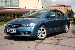 Honda Civic 4D 2009: голубая мечта